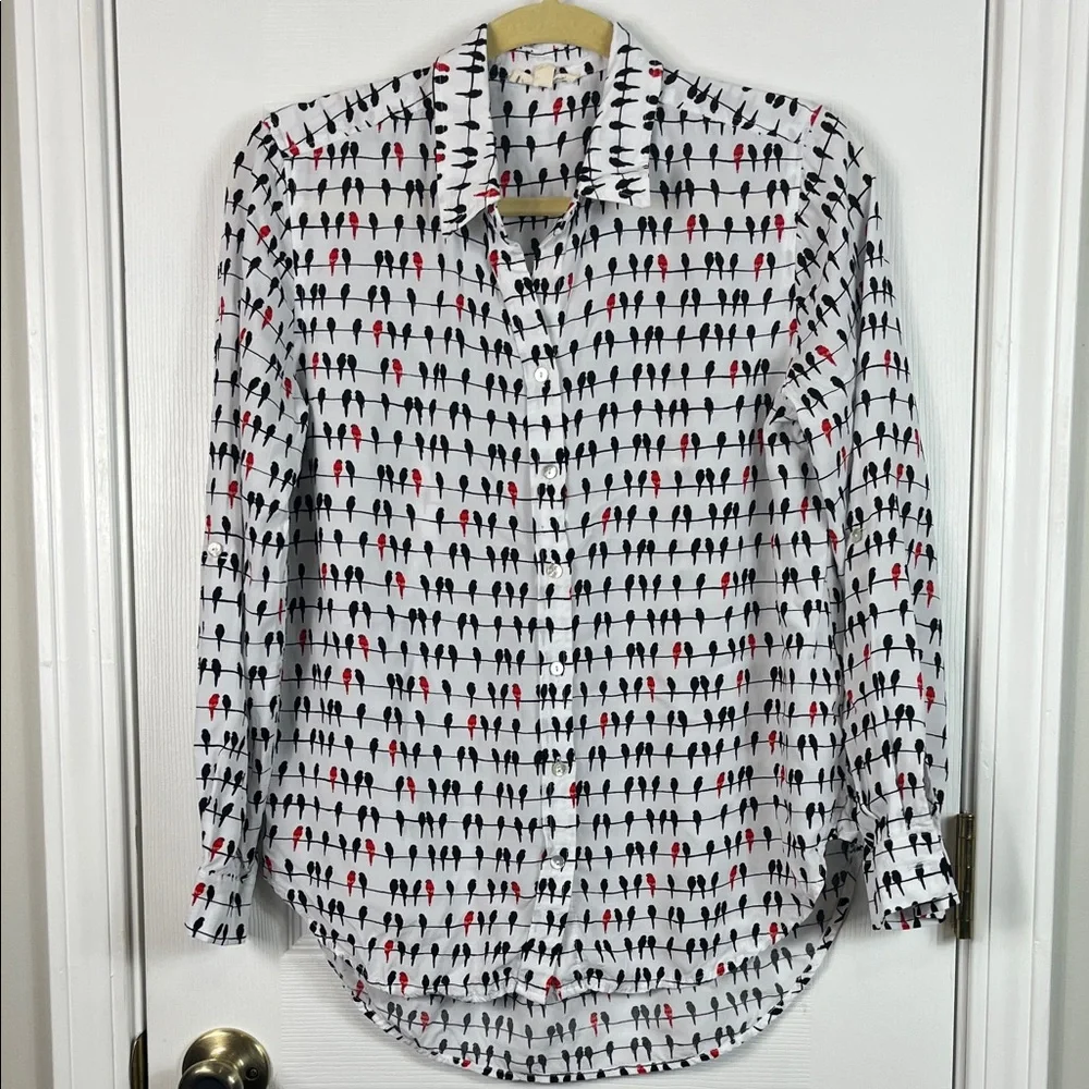 Jane & Delancey 100% rayon white with red and black birds, long sleeved button S - Picture 1 of 8